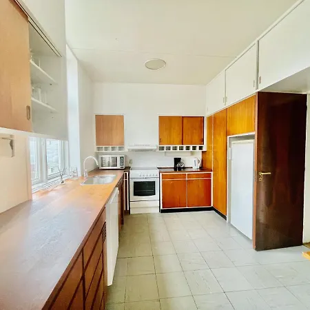 Aday - Private - Center