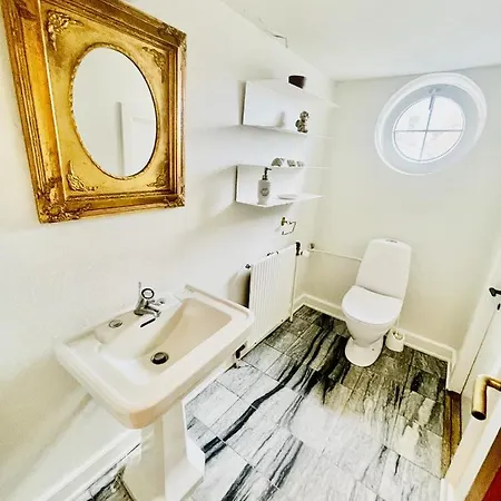 Aday - Private - Center בית הארחה פרדריקשבן